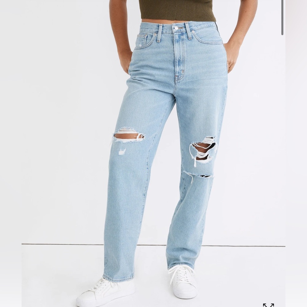 Madewell Baggy Straight Jeans in Earlhurst Wash: Ripped Edition